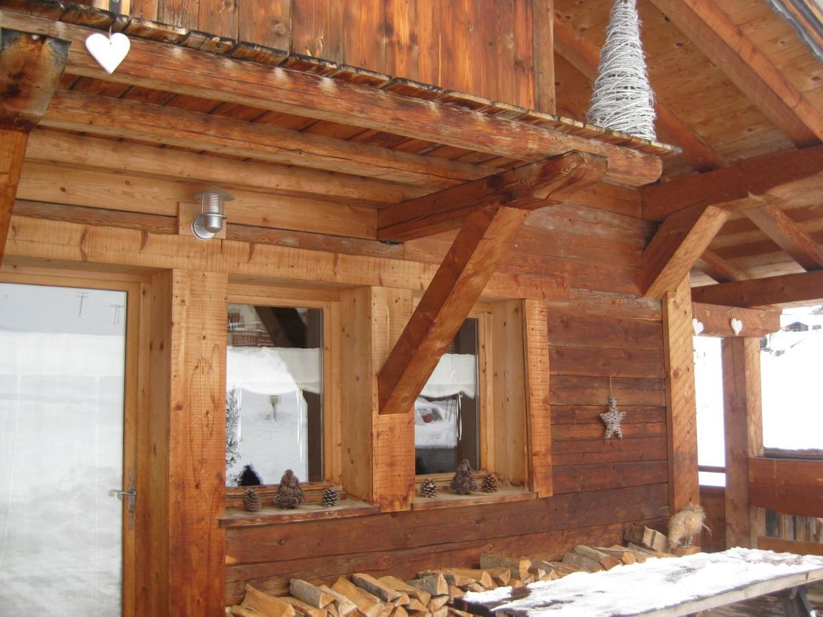 La Ferme Des Georgieres "Sejour En Tout Compris" นอเทรอ-ดาม-เด-เบลล์คอมบ์ ภายนอก รูปภาพ