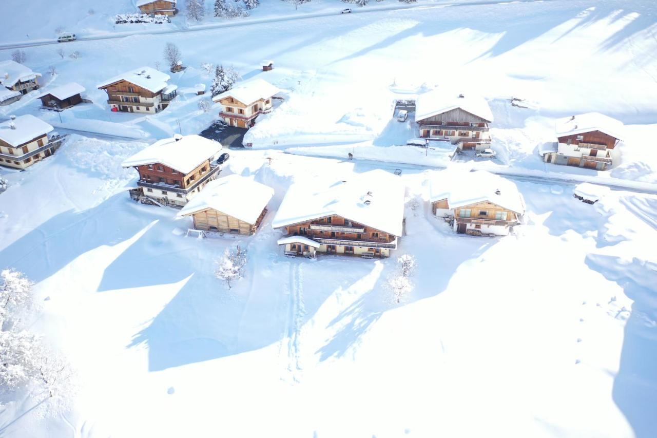La Ferme Des Georgieres "Sejour En Tout Compris" นอเทรอ-ดาม-เด-เบลล์คอมบ์ ภายนอก รูปภาพ