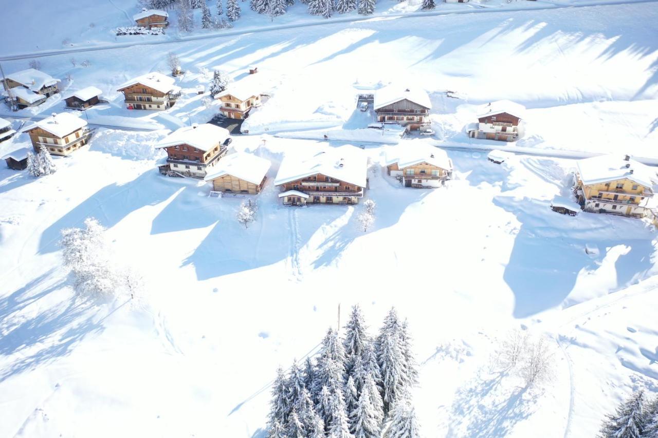 La Ferme Des Georgieres "Sejour En Tout Compris" นอเทรอ-ดาม-เด-เบลล์คอมบ์ ภายนอก รูปภาพ